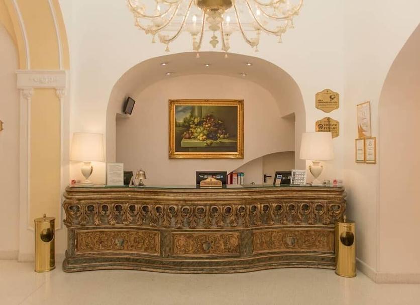 Front desk Photo