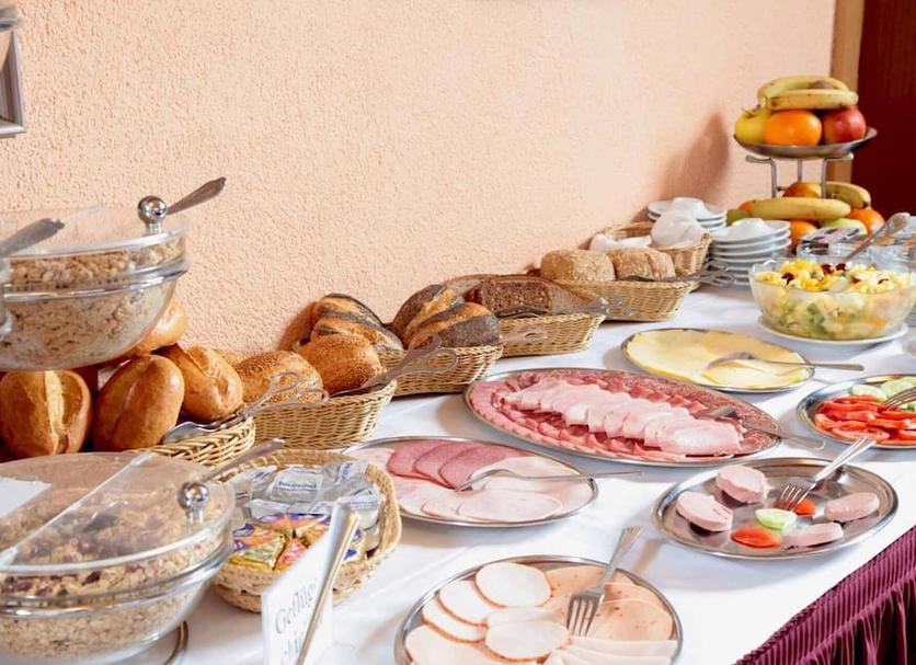 Buffet Photo