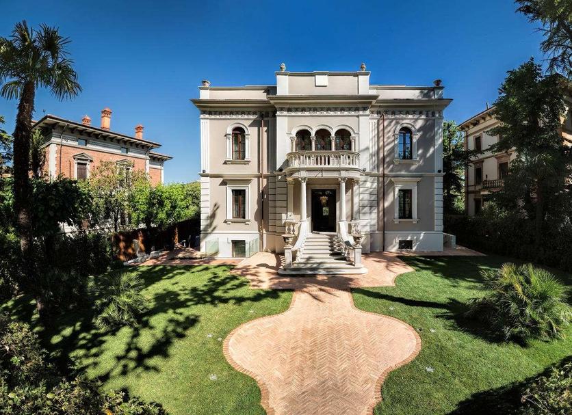 Outdoor view Photo