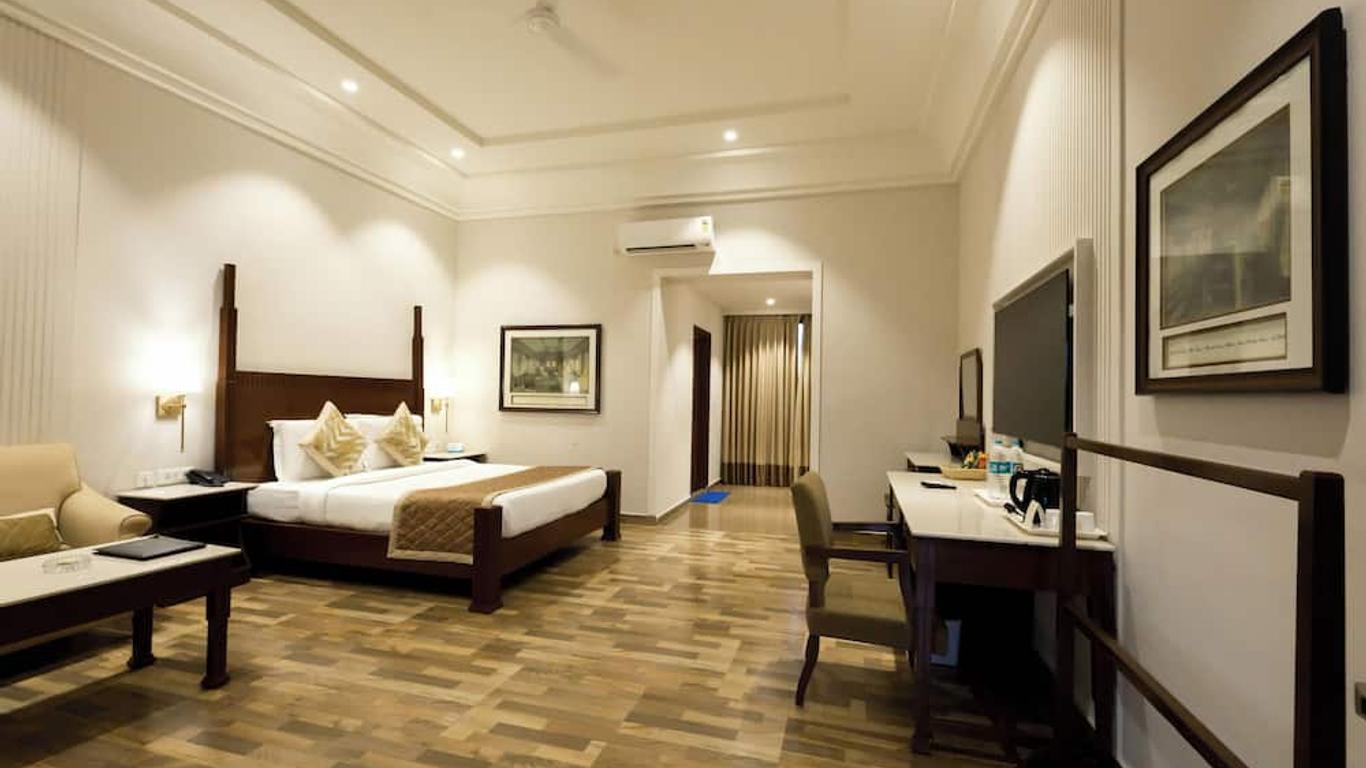 Chanakya Bnr Hotel