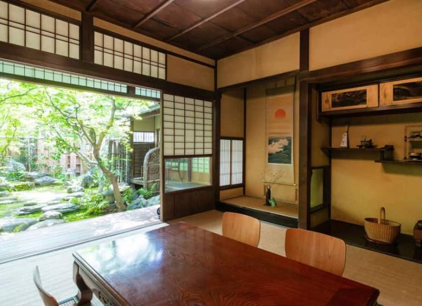 Dining room Photo