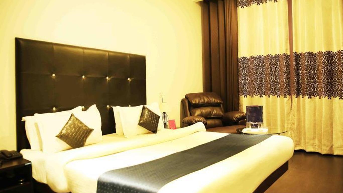 Hotel Orbion Mall Road