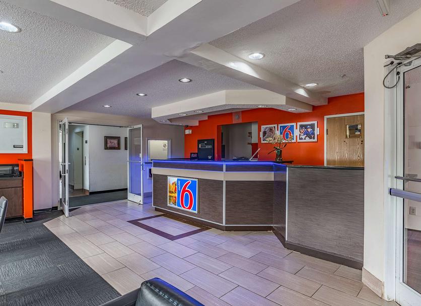 Front desk Photo