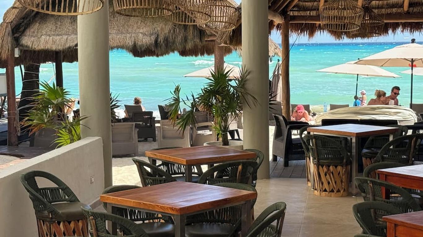 Luciana Hotel & Beach Club