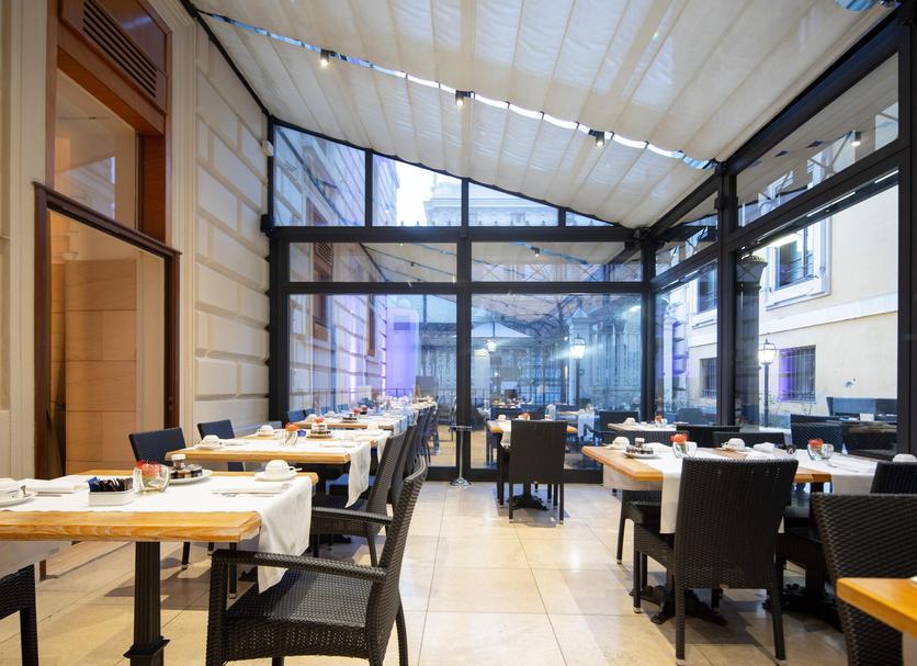 Restaurant Photo