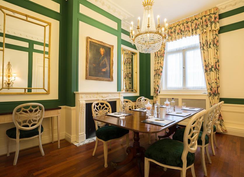 Dining room Photo
