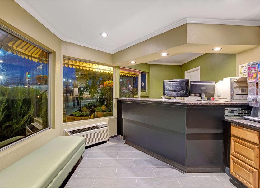 Front desk Photo