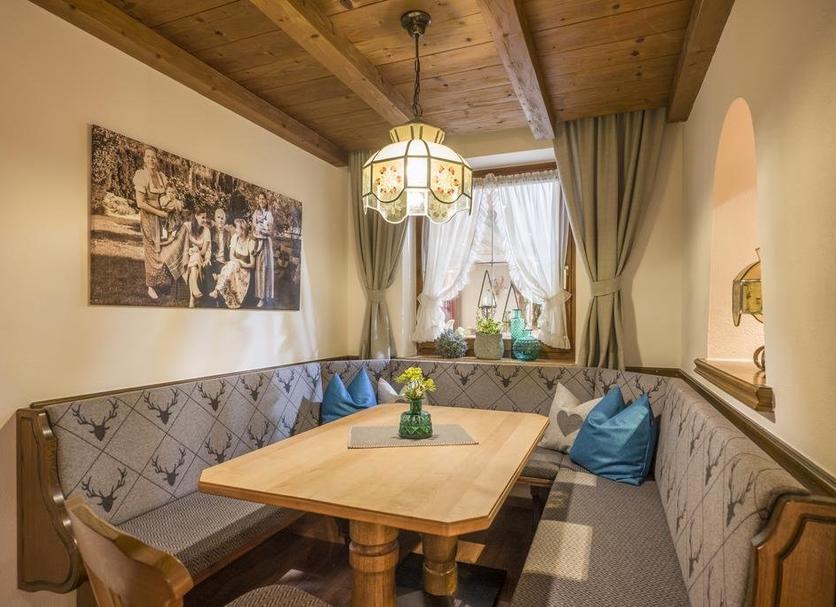 Dining room Photo