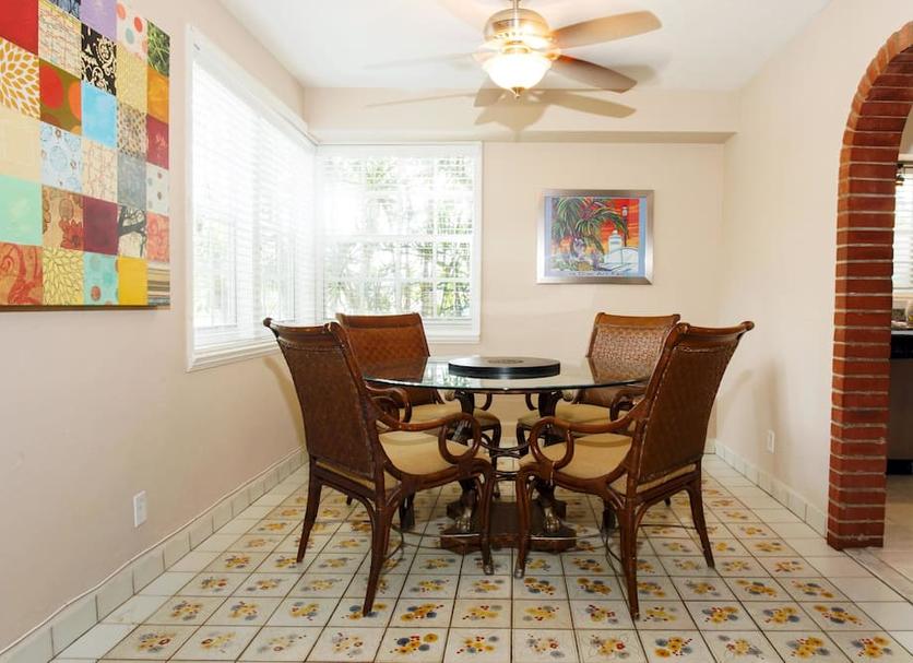 Dining room Photo