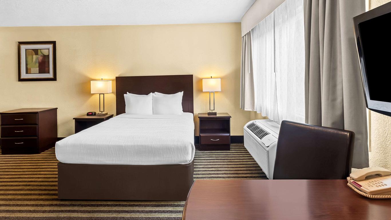 Quality Inn and Suites Vancouver - Hazel Dell