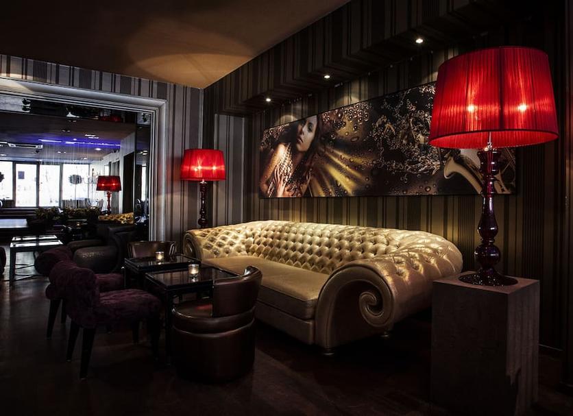 Lounge Photo