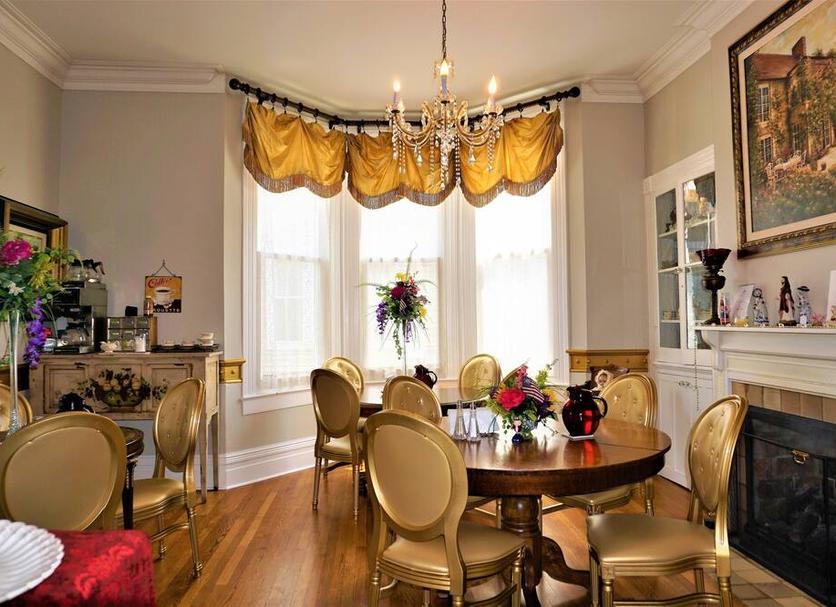 Dining room Photo
