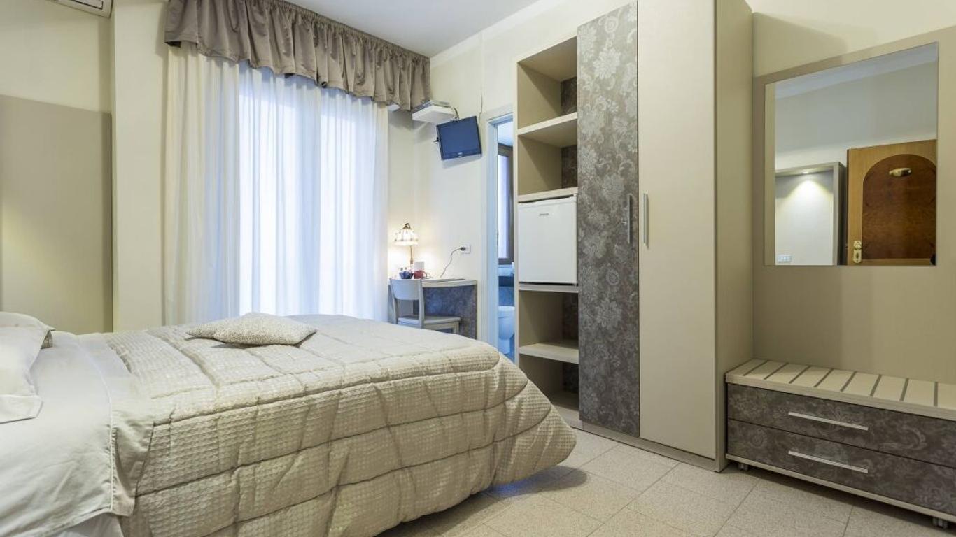 Hotel Deborah