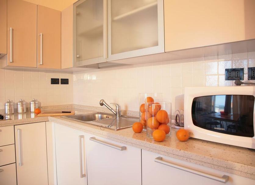 Kitchen Photo