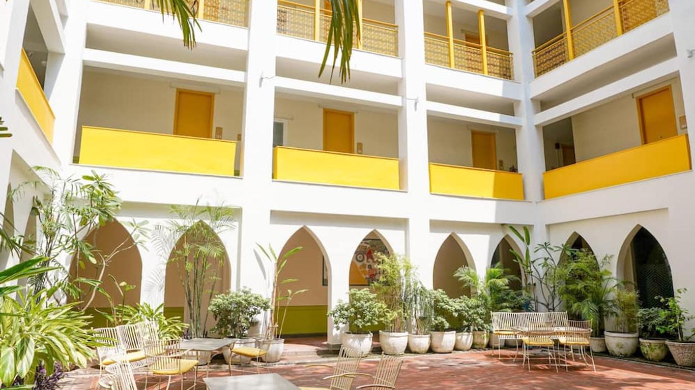 Bloom Boutique - Signature Towers