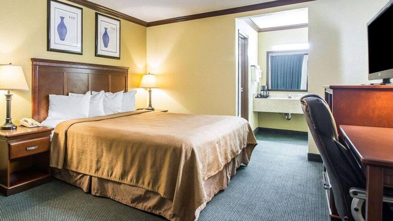 Quality Inn San Diego I-5 Naval Base