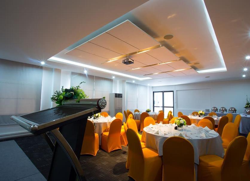 Banquet hall Photo