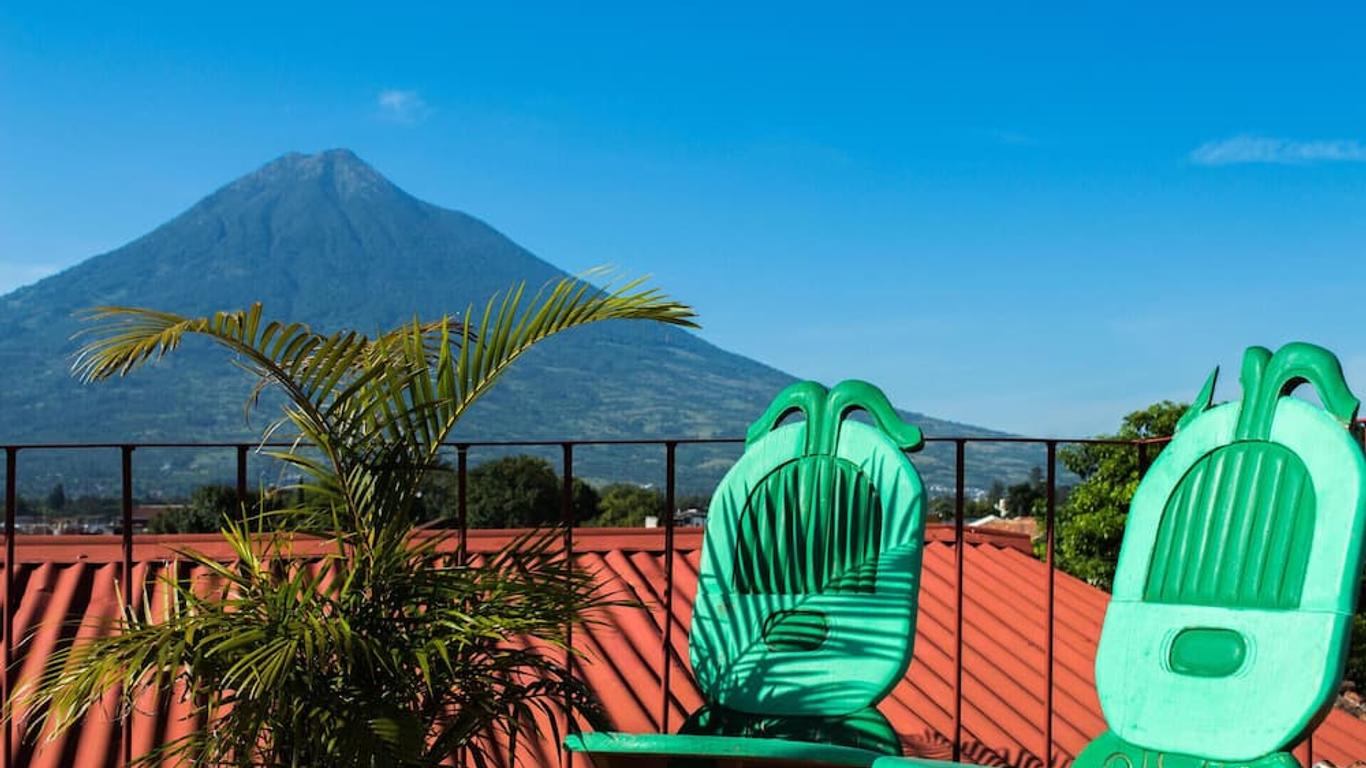 Uxlabil Hotel y Galeria Antigua