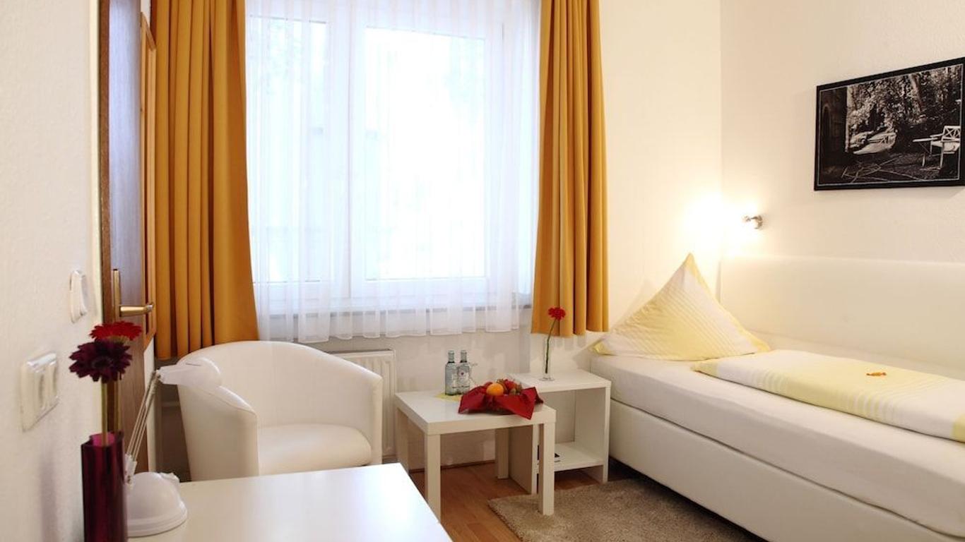 Stadt-Gut-Hotel Rheinischer Hof
