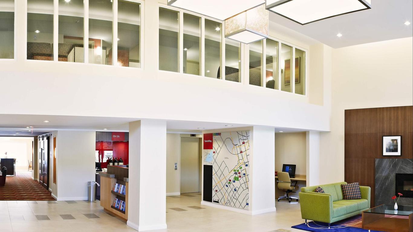 TownePlace Suites by Marriott Mississauga-Airport Corporate Centre