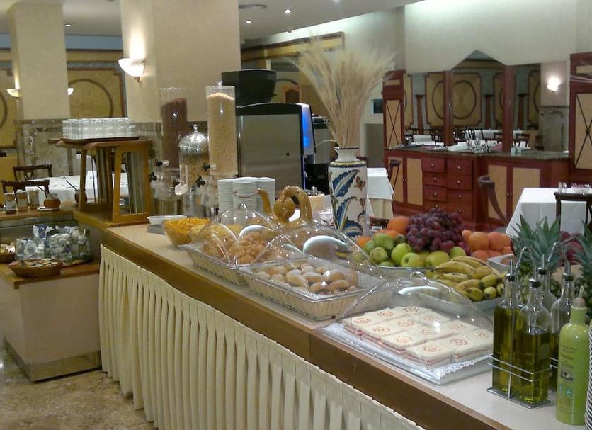 Buffet Photo