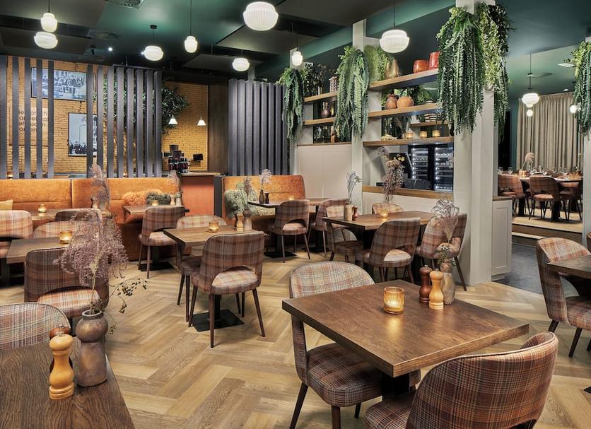 Restaurant Photo