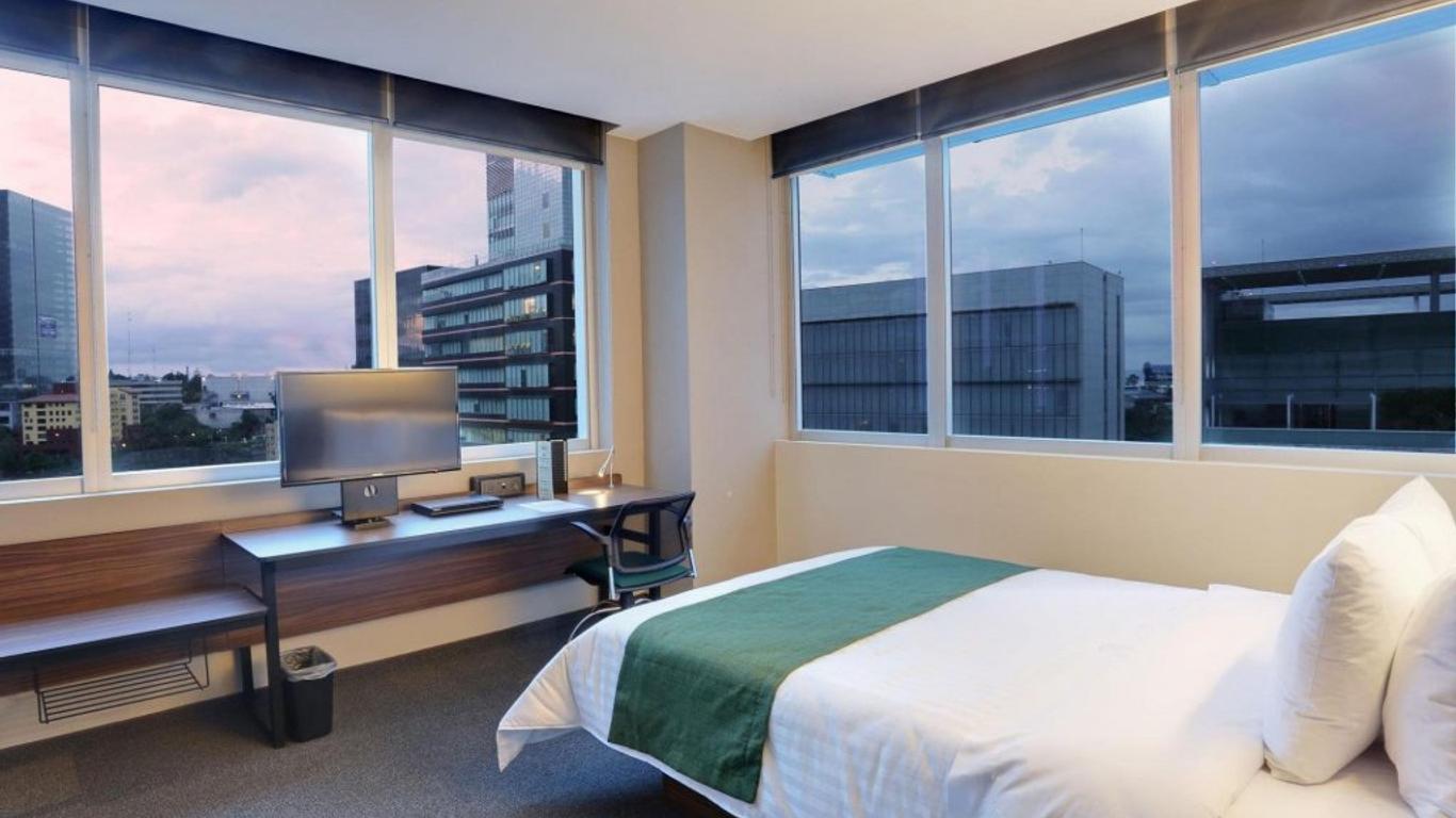 City Express Plus by Marriott Ciudad de México Santa Fe