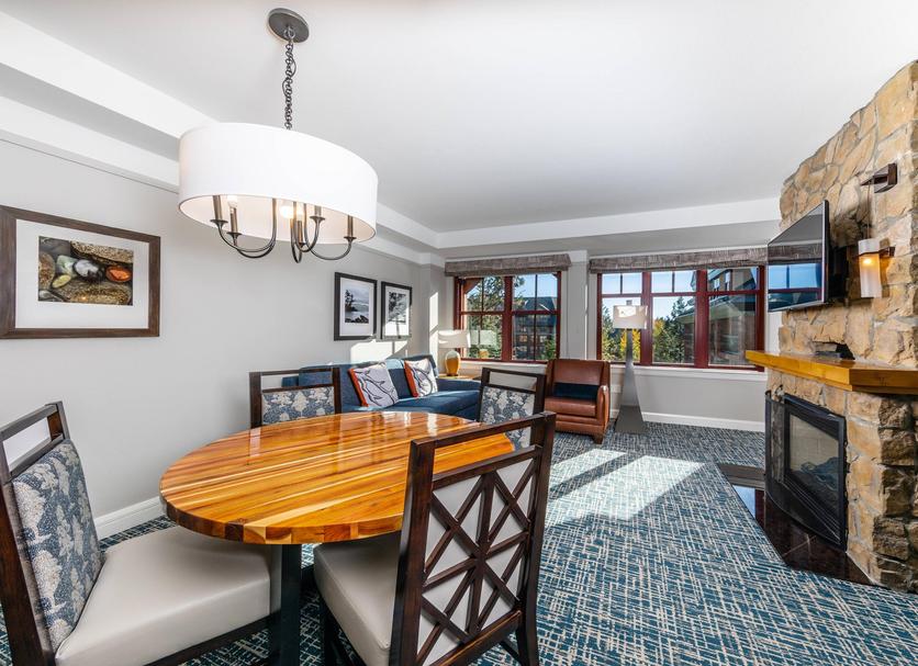 Dining room Photo