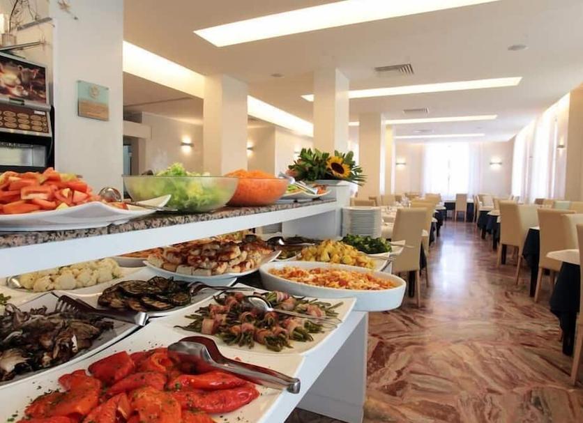 Buffet Photo