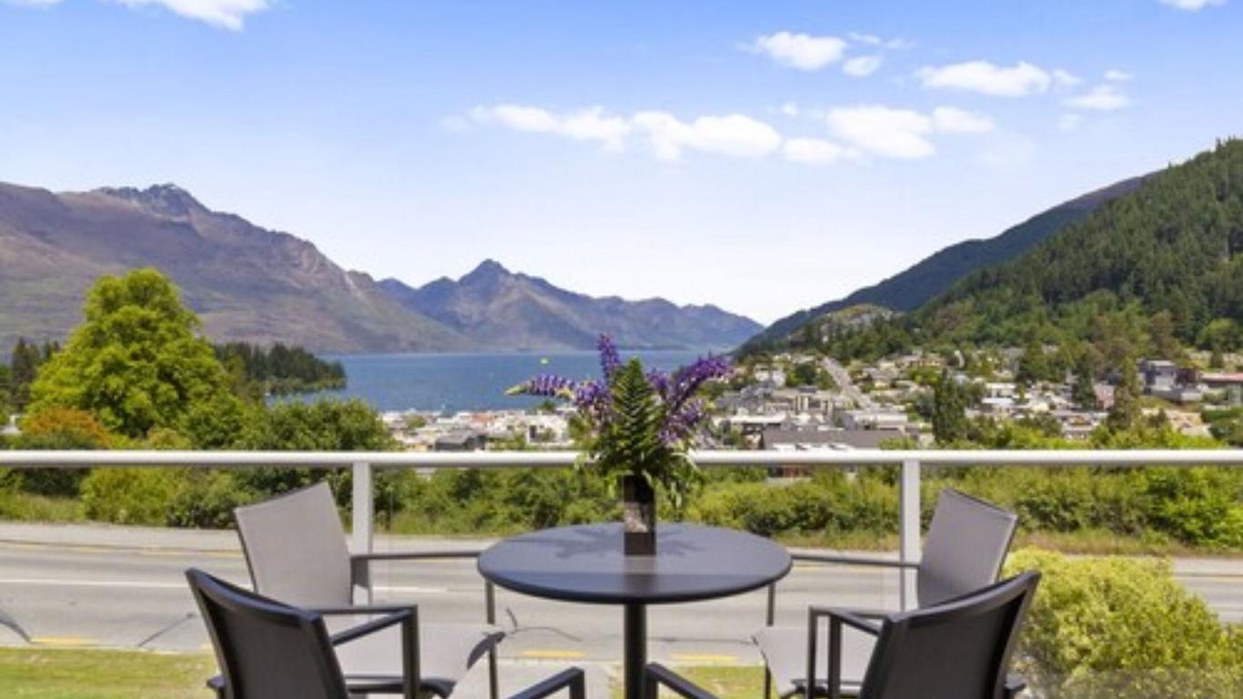 Queenstown House Boutique Bed & Breakfast & Apartments