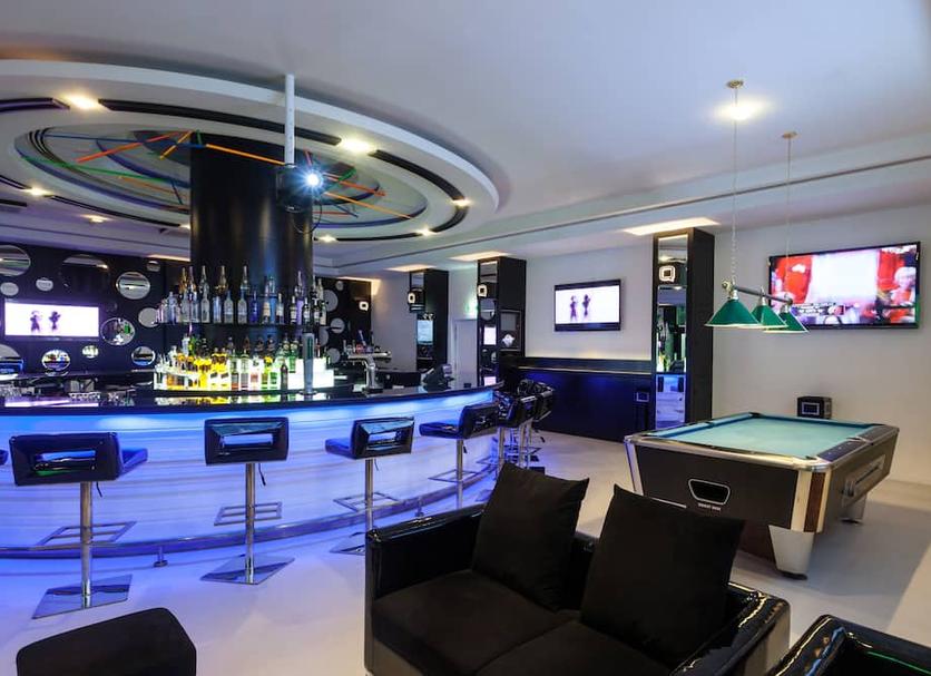 Bar Photo