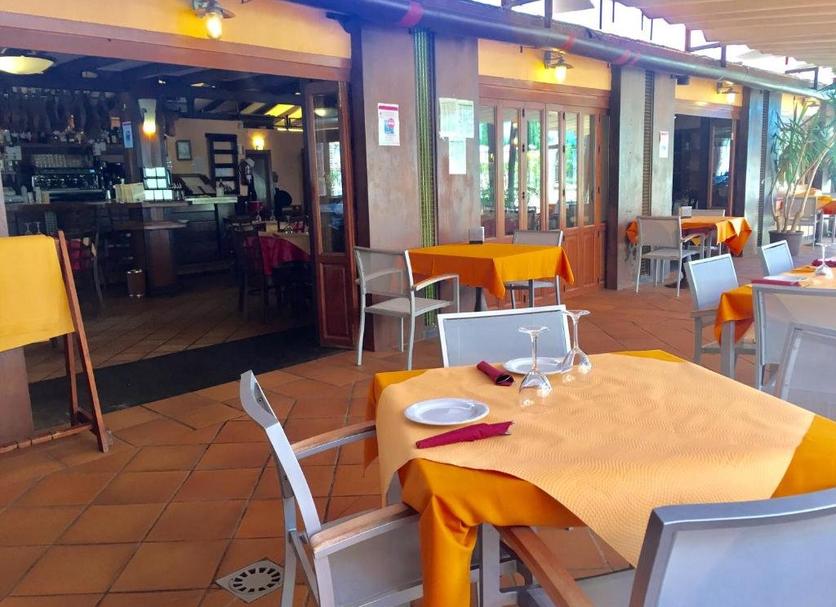 Restaurant Photo