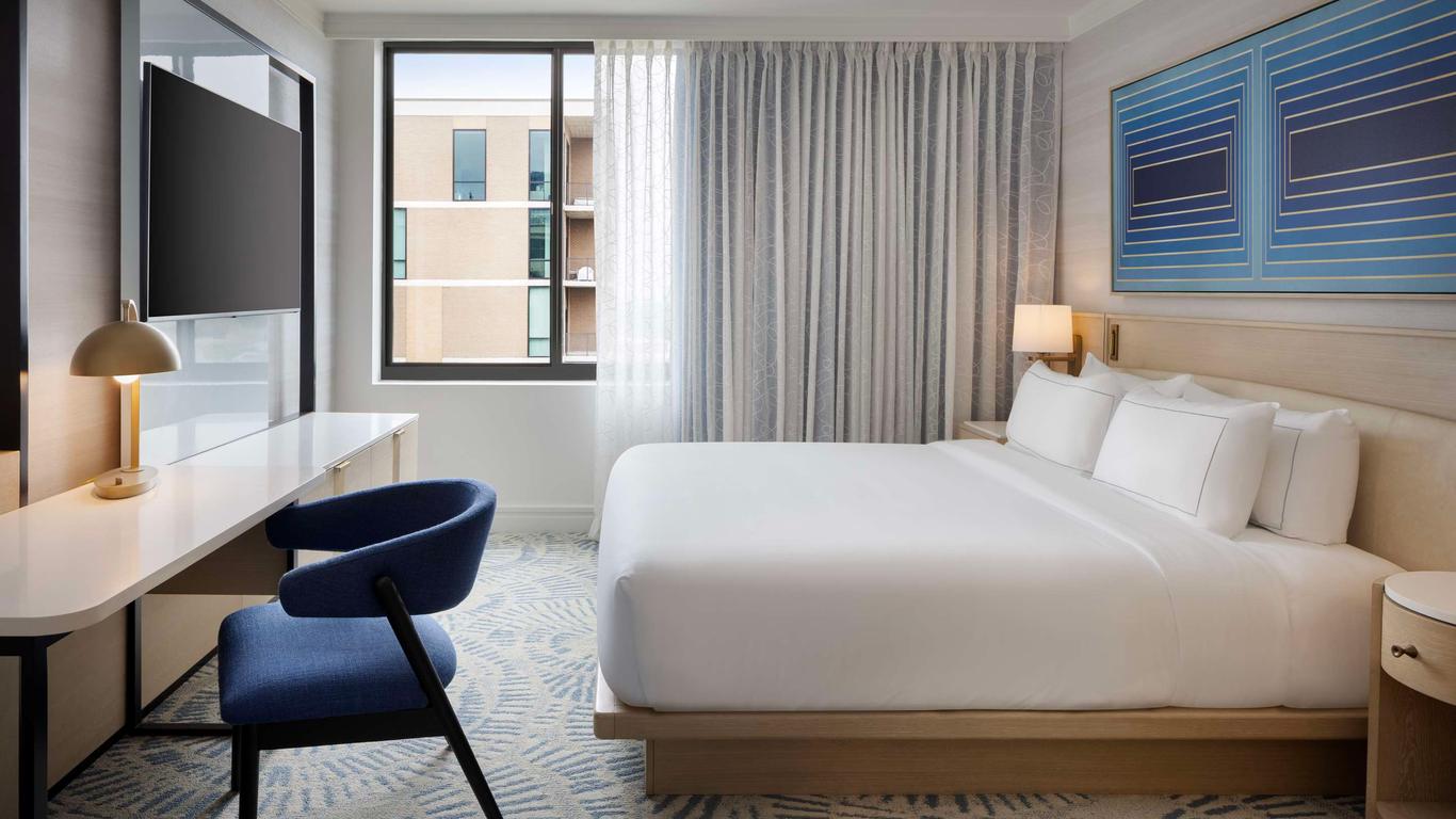 The Highland Dallas, Curio Collection by Hilton