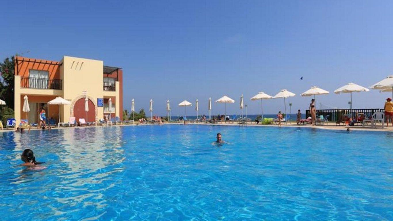 Panas Holiday Village