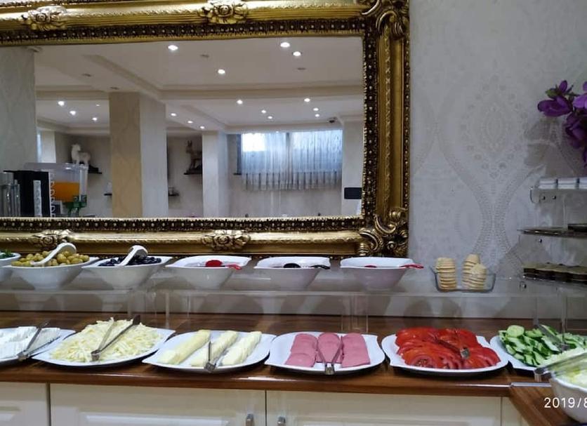 Buffet Photo