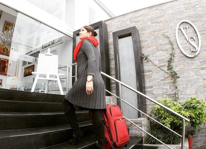 Hotel entrance Photo