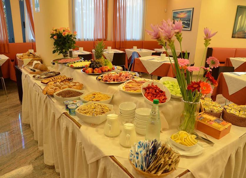 Buffet Photo