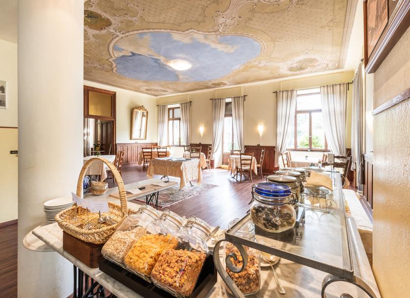 Dining room Photo