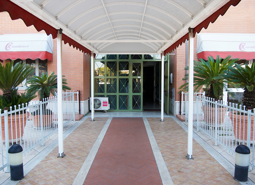 Hotel entrance Photo