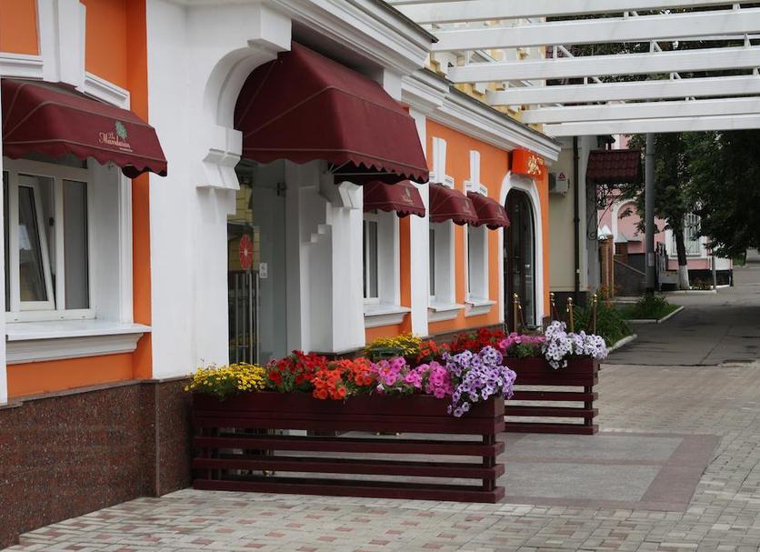 Hotel entrance Photo