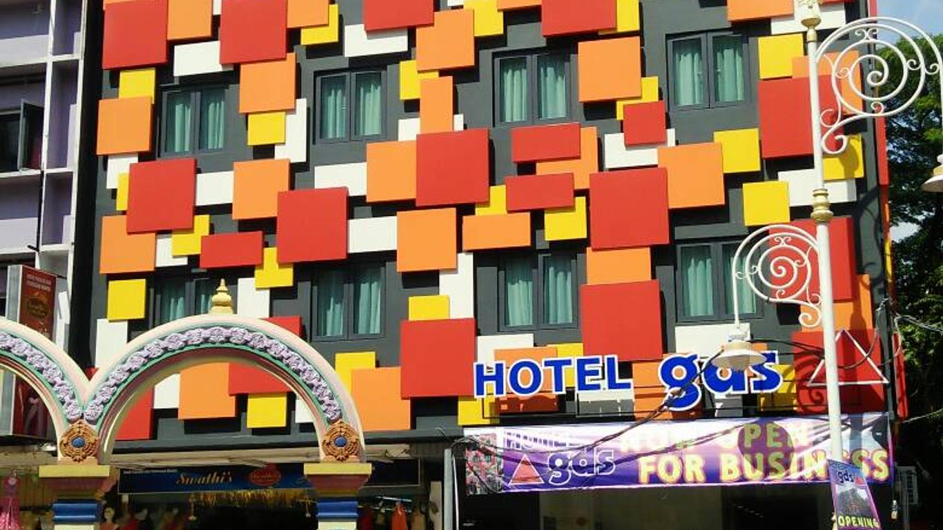 Capital O 90574 Hotel Glo