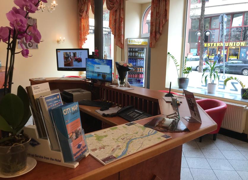 Front desk Photo