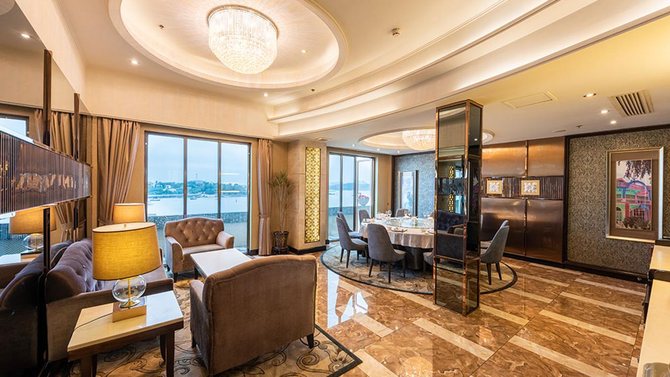 Xiamen Lujiang Harbourview Hotel